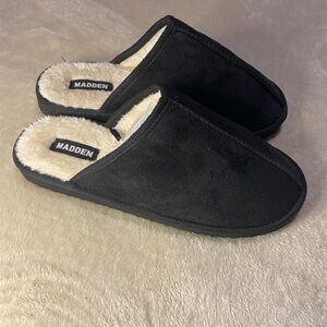 Madden mens Slippers Sz 10 black with faux fur warm comfy new no tags
